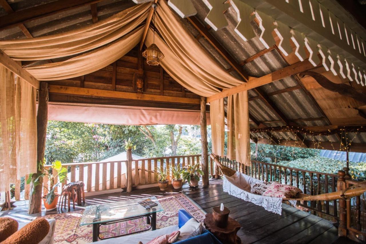 The Antique Riverside Resort Ban Pong  Exterior foto