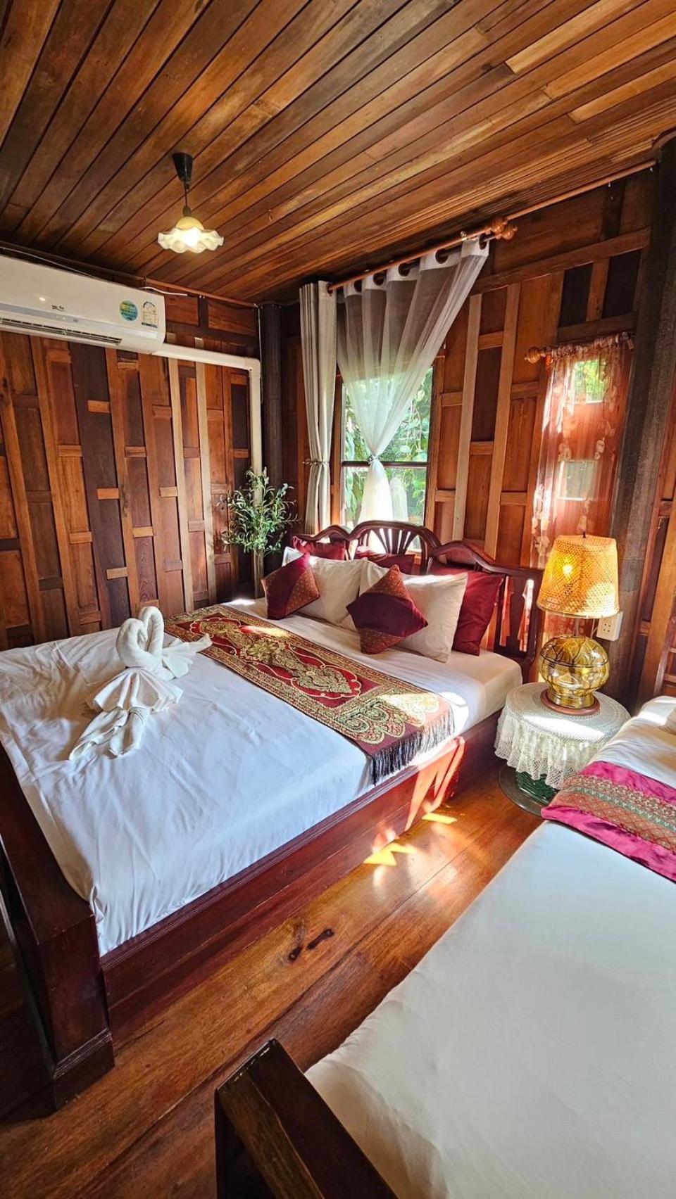 The Antique Riverside Resort Ban Pong  Exterior foto