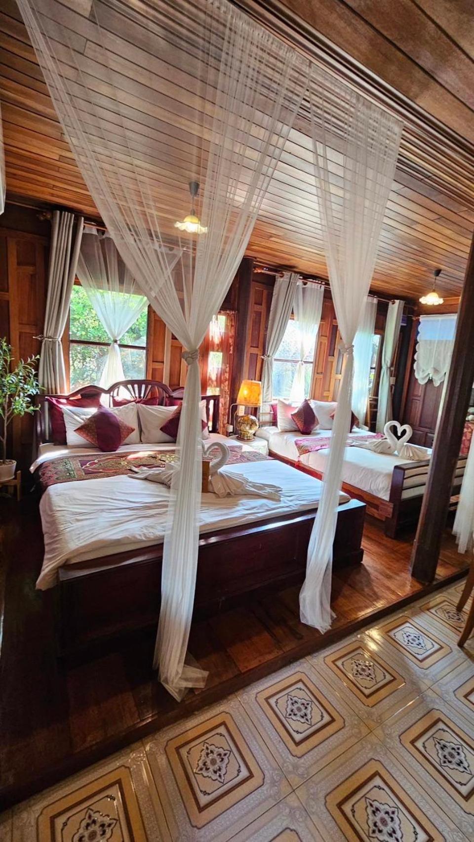 The Antique Riverside Resort Ban Pong  Exterior foto
