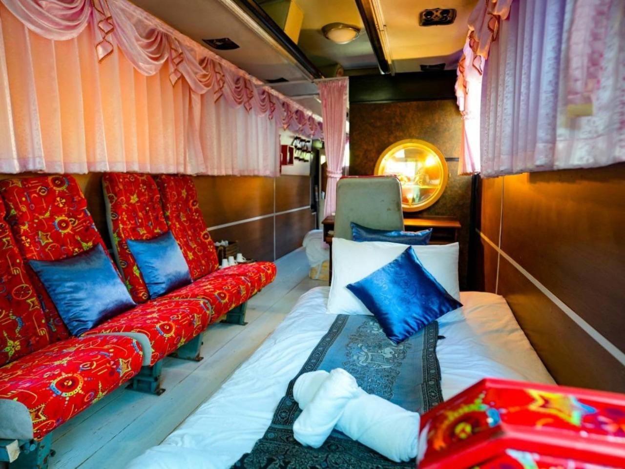 The Antique Riverside Resort Ban Pong  Exterior foto