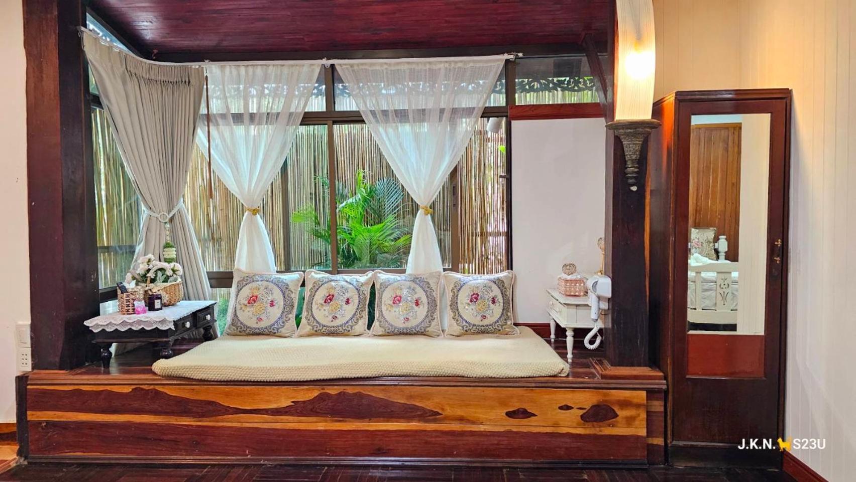 The Antique Riverside Resort Ban Pong  Exterior foto