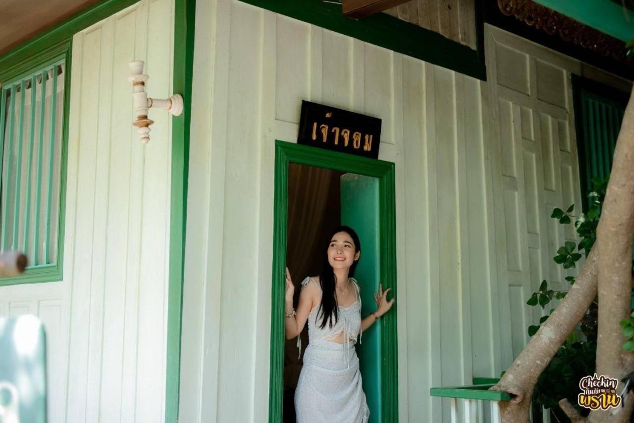 The Antique Riverside Resort Ban Pong  Exterior foto