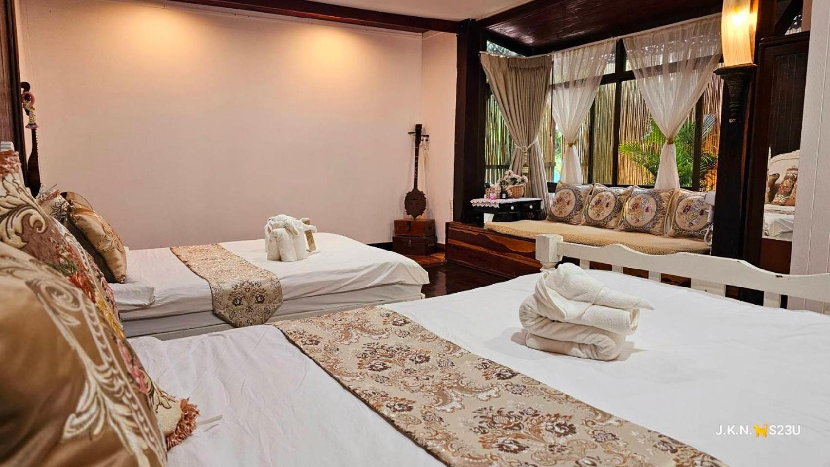 The Antique Riverside Resort Ban Pong  Exterior foto