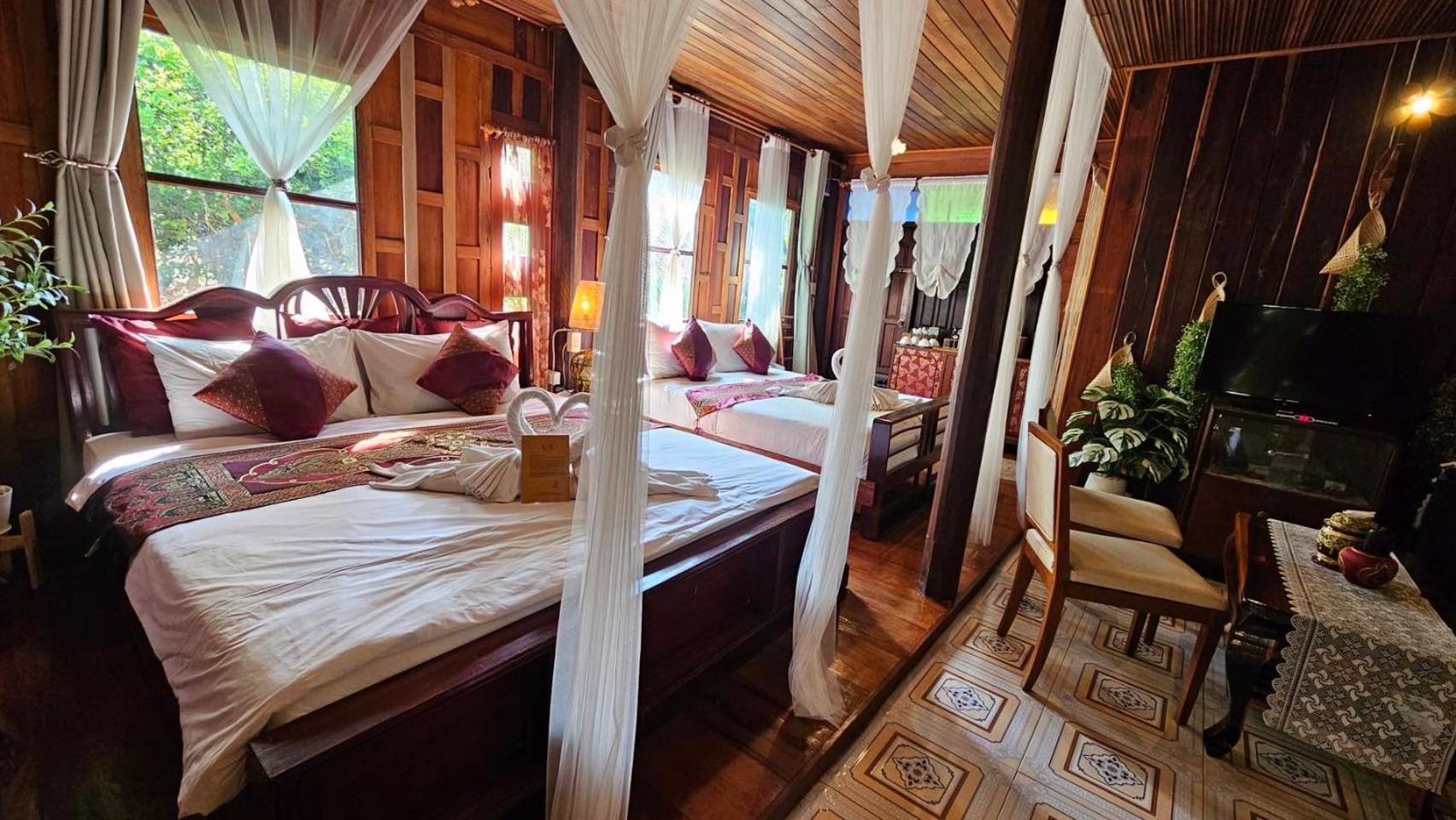 The Antique Riverside Resort Ban Pong  Exterior foto