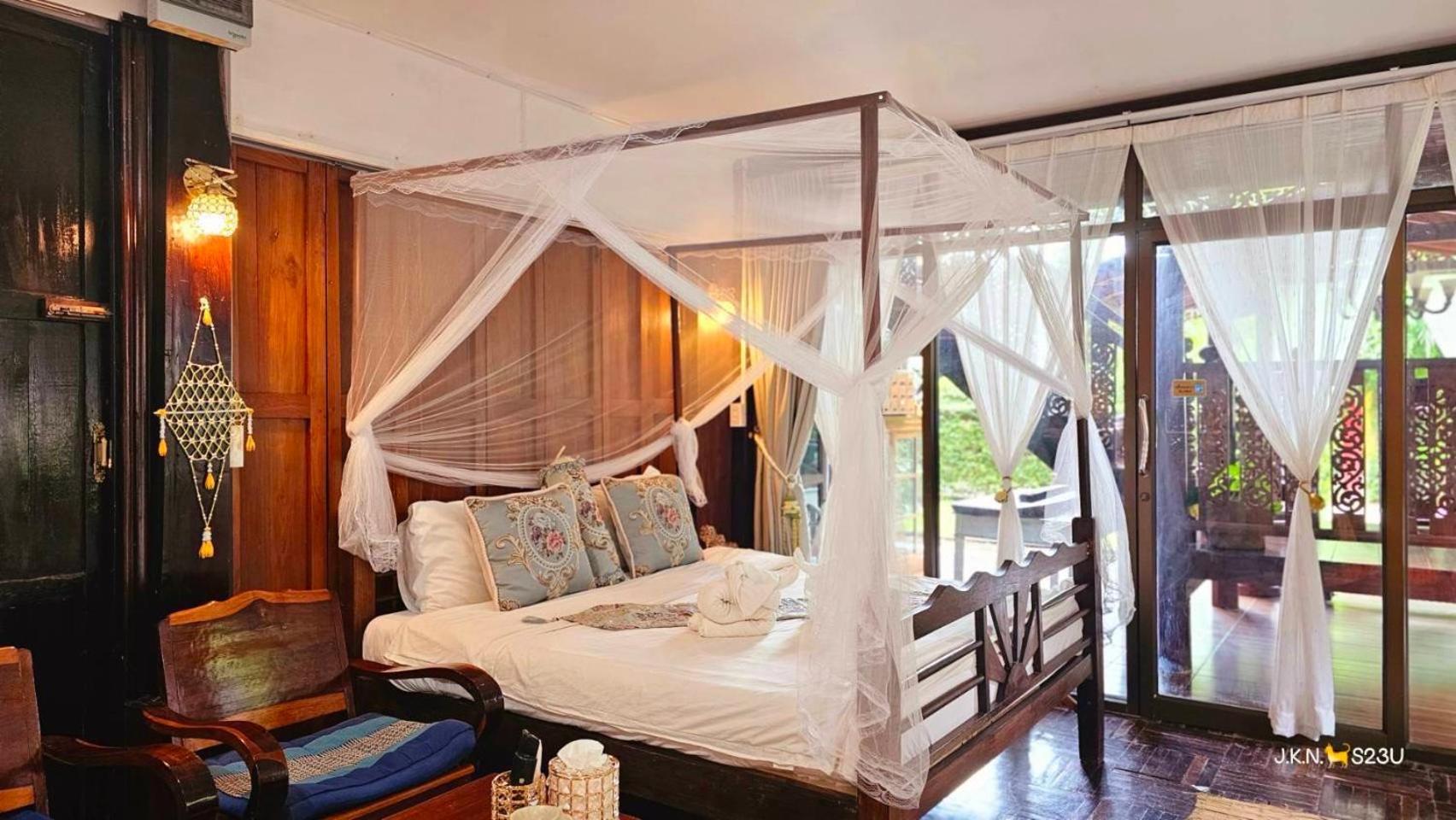 The Antique Riverside Resort Ban Pong  Exterior foto