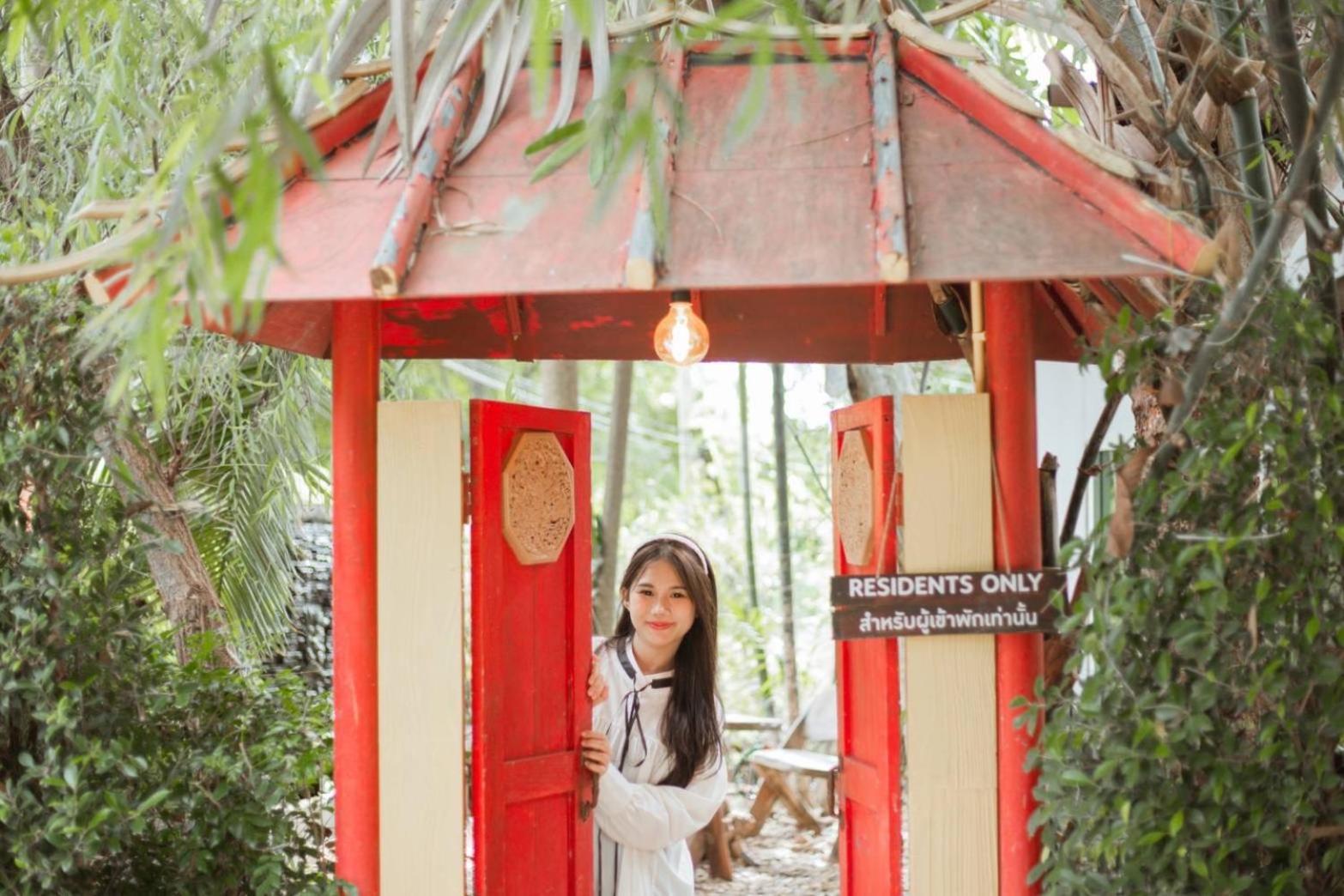 The Antique Riverside Resort Ban Pong  Exterior foto