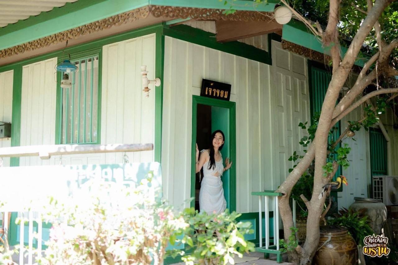 The Antique Riverside Resort Ban Pong  Exterior foto