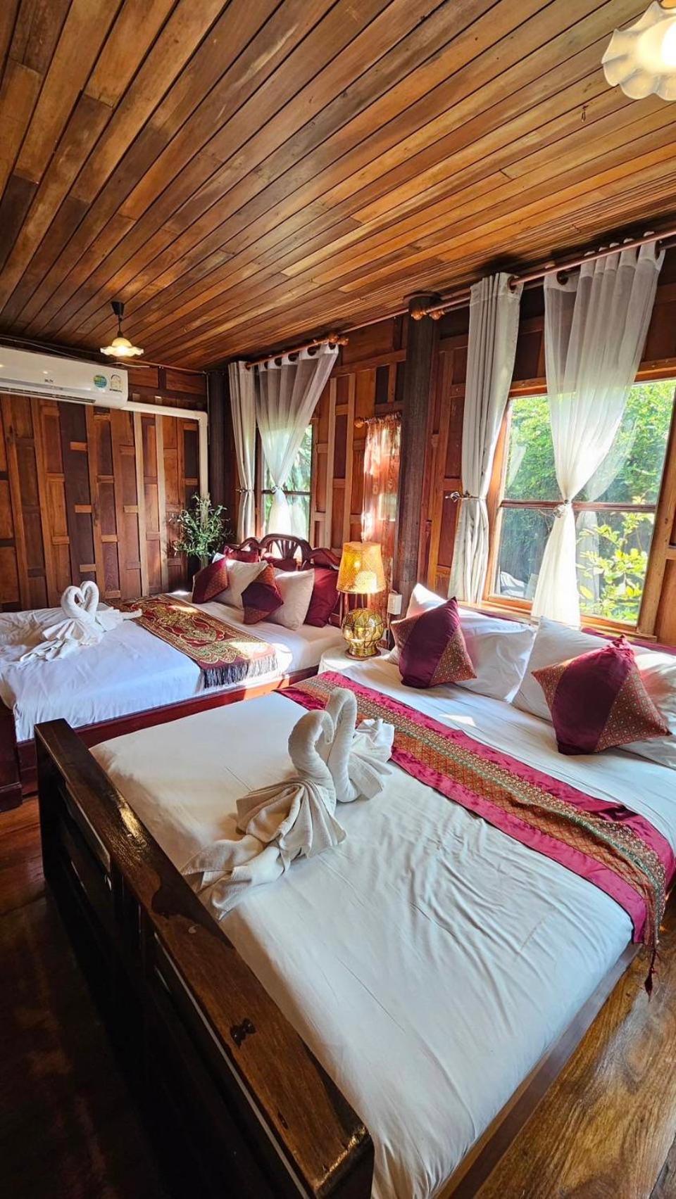 The Antique Riverside Resort Ban Pong  Exterior foto